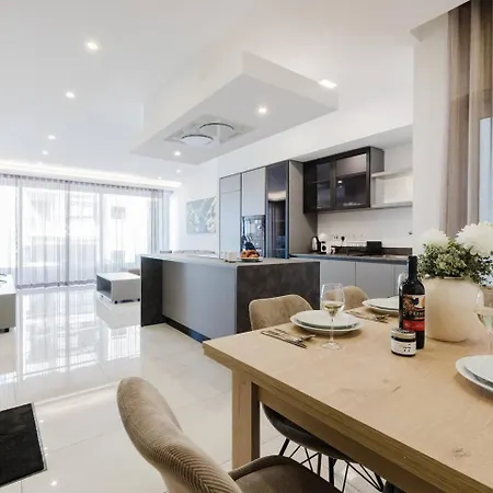 Clover Leaf B 03 By Homely Malta! Apartment