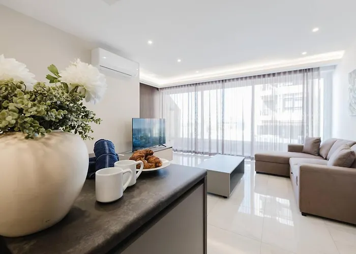 Clover Leaf B 03 By Homely Malta! * St Paul's Bay