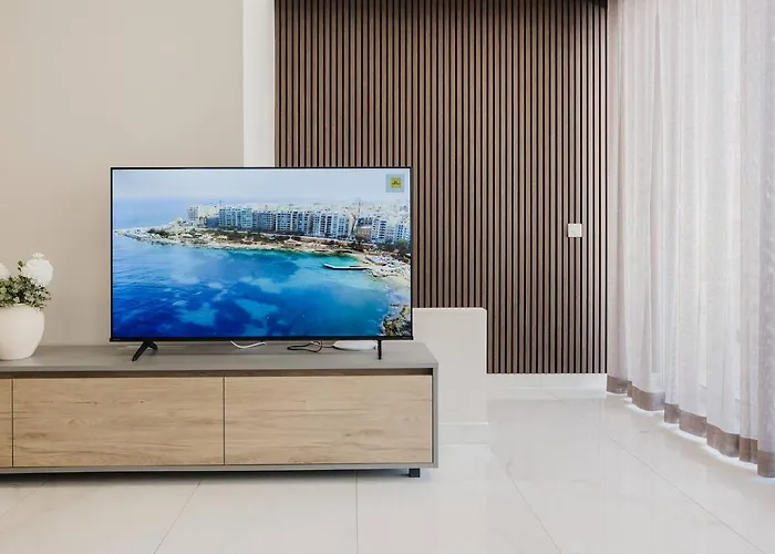 Clover Leaf B 03 By Homely Malta! Apartamento